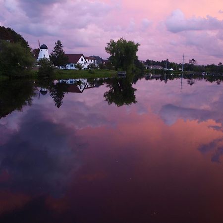 Riverside Motel Хейвард Экстерьер фото