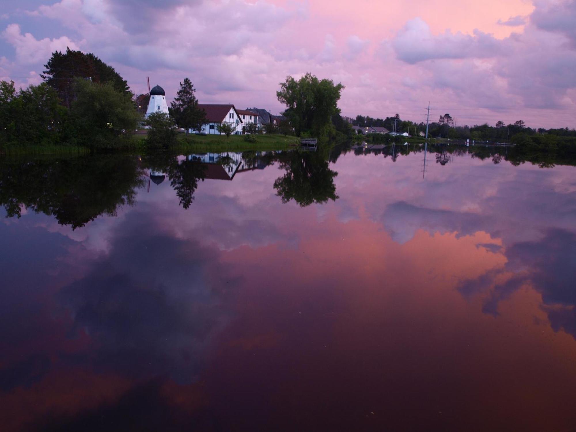 Riverside Motel Хейвард Экстерьер фото
